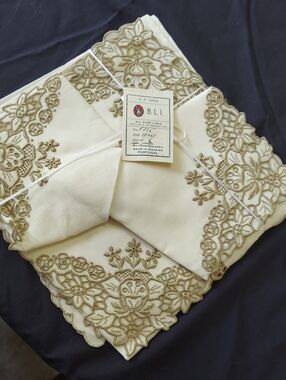 Cream Embroidered Linen Napkins - Elegant Floral Design - Set Of 6